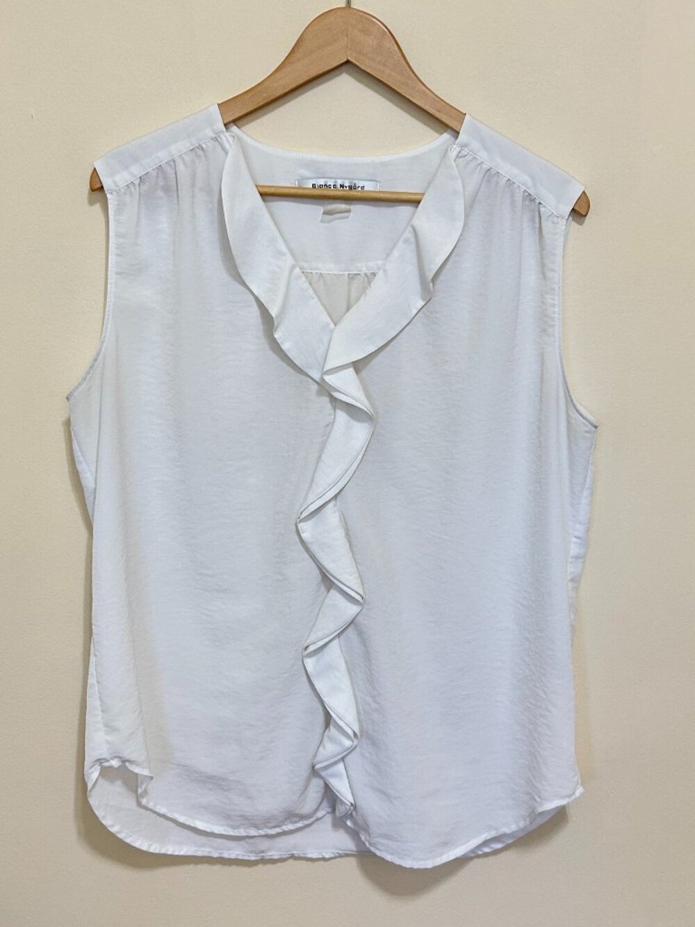Biance Nygard Sleeveless V-neck Ruffled Front Blouse White